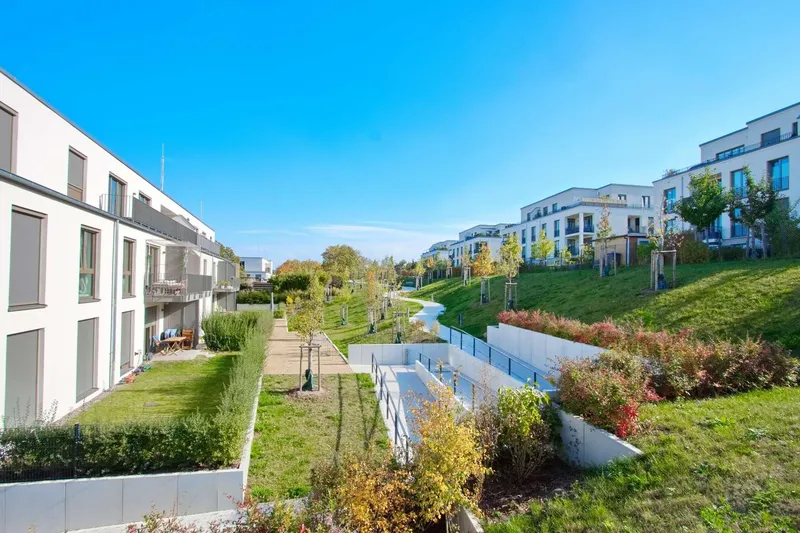 Traumhafter Erstbezug in ruhiger Lage: Modernes Penthouse mit EBK und Tageslichtbad — photo 1